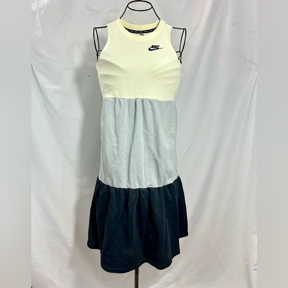 Nike sportswear knit